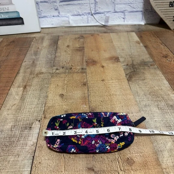 Vera Bradley Midnight Wildflowers Makeup Brush & Pencil Quilted Cosmetic Bag EUC - Picture 6 of 11
